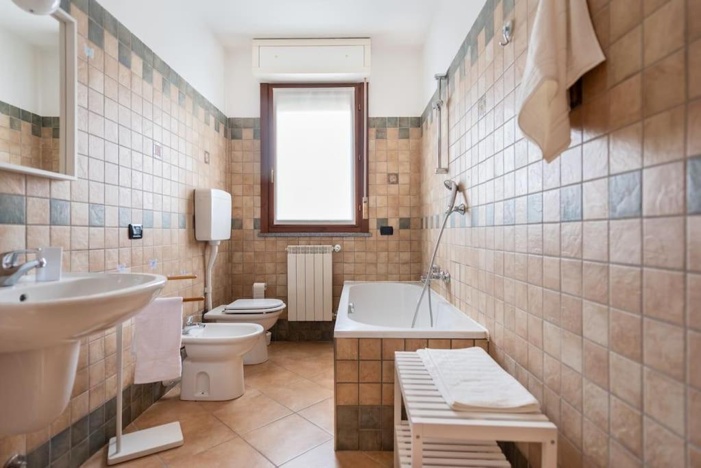 Ferienwohnung Attico Vicino Milano, Mxp, Rho Fiera Busto Arsizio Exterior foto