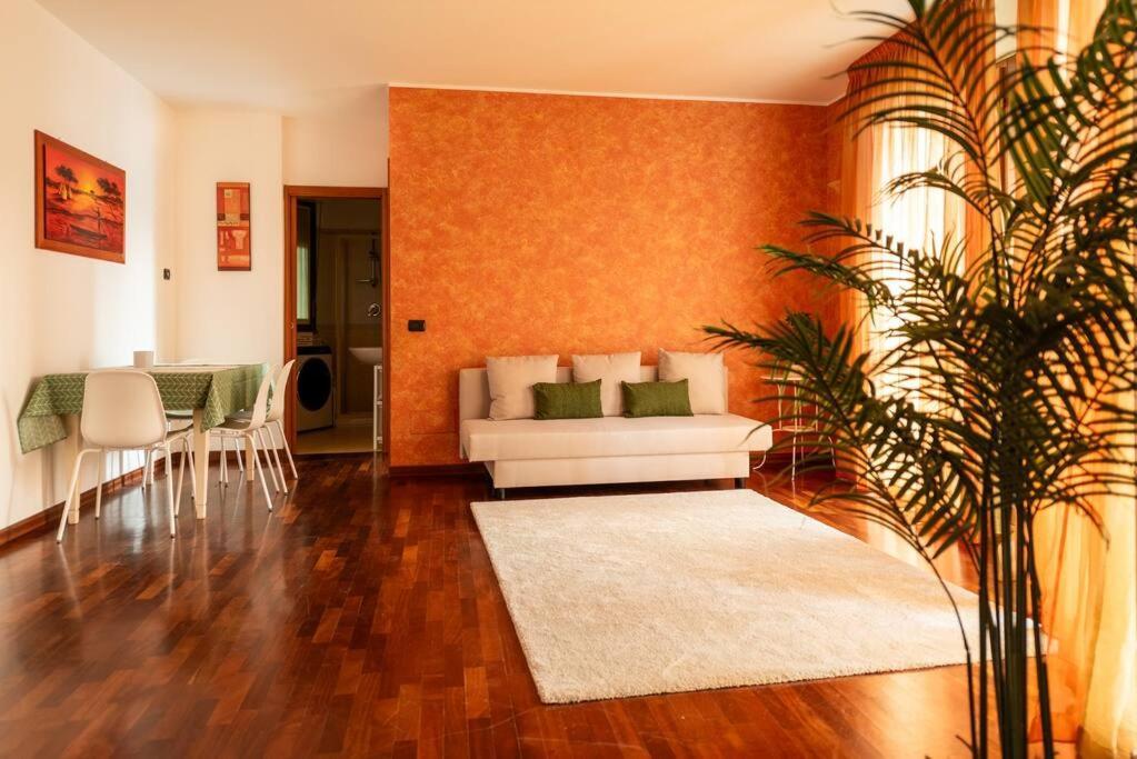 Ferienwohnung Attico Vicino Milano, Mxp, Rho Fiera Busto Arsizio Exterior foto