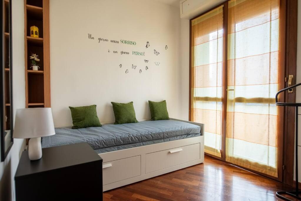 Ferienwohnung Attico Vicino Milano, Mxp, Rho Fiera Busto Arsizio Exterior foto