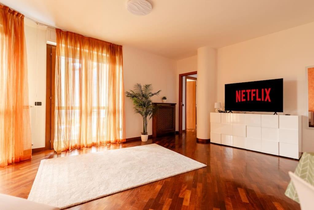 Ferienwohnung Attico Vicino Milano, Mxp, Rho Fiera Busto Arsizio Exterior foto